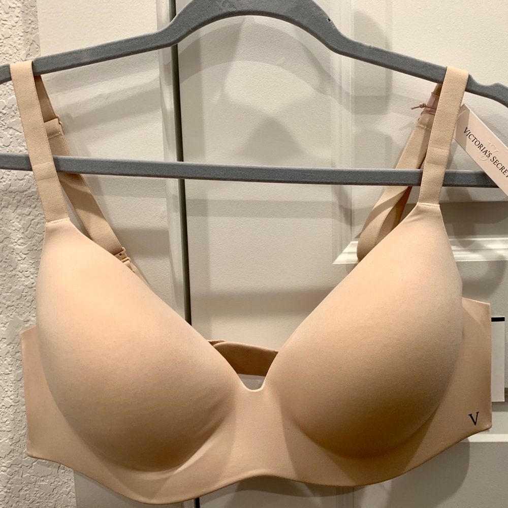 NWT 38C Victorian’s Secret no-underwire bra